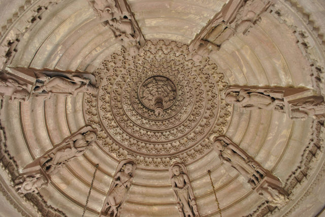 Inside view of Chamunda temple. Photo Credit: Schwiki, CC BY-SA 3.0