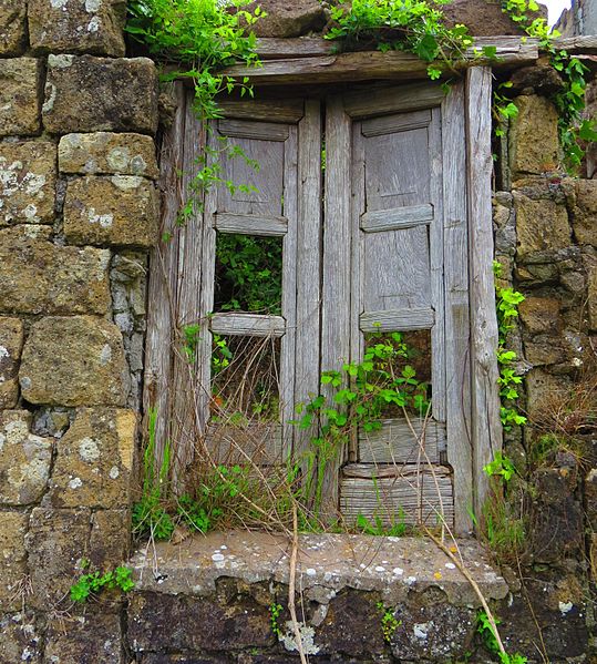 No one to knock – no one to answer. Photo Credit: Gianfranco Vitolo, CC BY 2.0