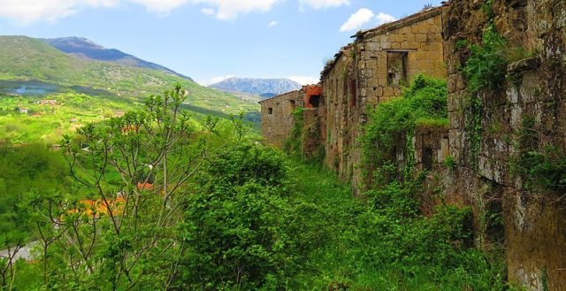 Old Tocco Caudio. Photo Credit: Gianfranco Vitolo, CC BY 2.0