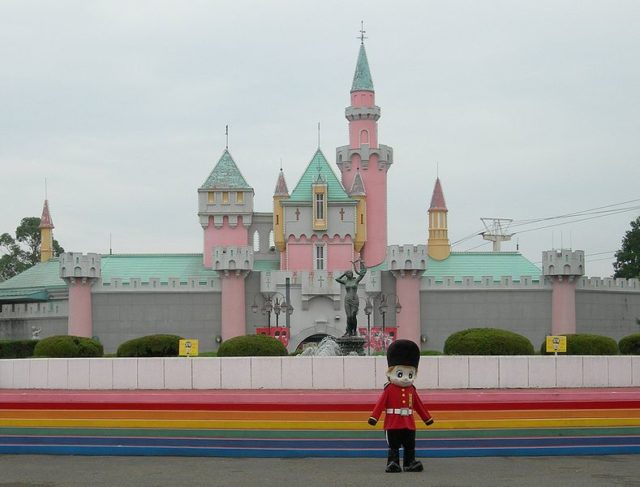 The Castle at Nara Dreamland. – By Ivan Lucas – CC BY-SA 2.5