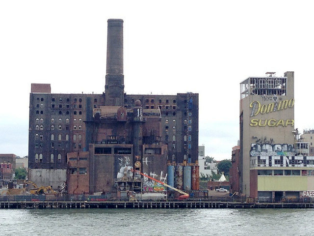 The devastated factory – taken in 2014. Author: Jessica Sheridan CC BY 2.0