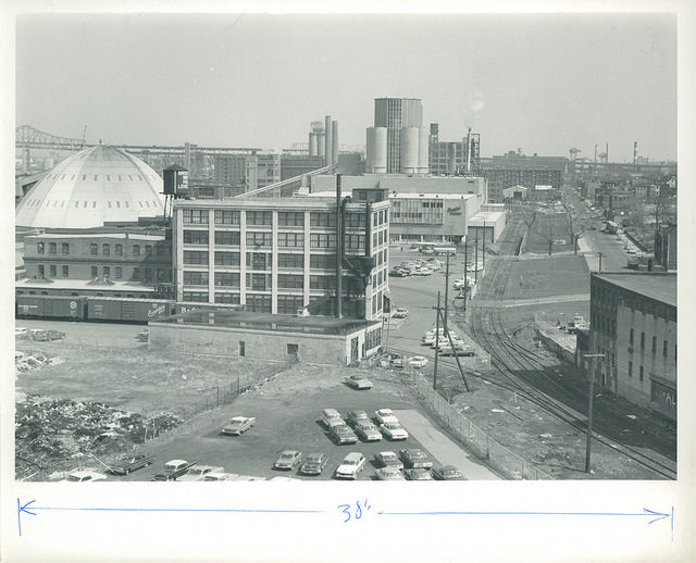 The factory in 1965. Author: Boston City Archives CC BY 2.0