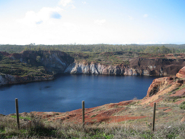 The Flooded open mine pits. Author: Beverly Trayner CC BY 2.0