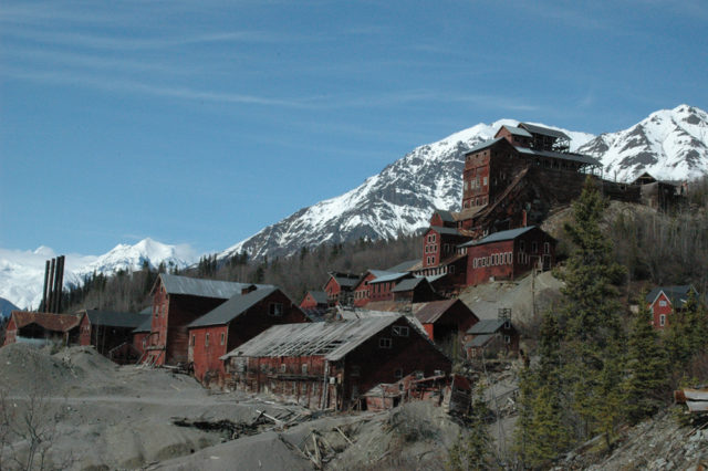 The Kennicott Concentration Mill. Photo Credit: Sewtex, CC BY 2.5