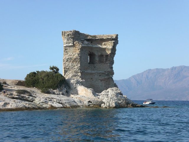 Remains of the original Martello Tower, Corsica. COLLE M. CC BY-SA 3.0 