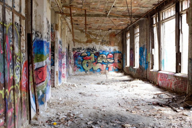 Inside one of the buildings.Author: Peter Burka CC BY-SA 2.0