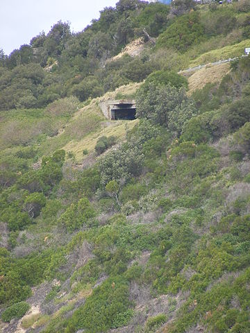 No.1 gun emplacement of the WWII Illowra (Hill 60) Battery from afar. Author Adam.J.W.C. CC BY 3.0