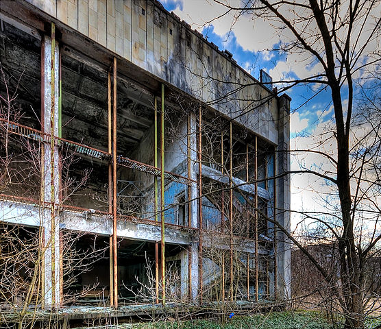The ruined exterior of the pool/ Author: Timm Suess – CC BY-SA 2.0
