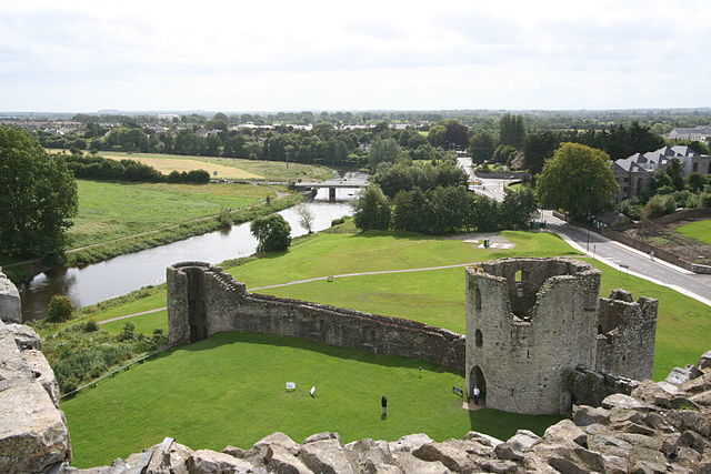 Trim Castle and a panoramic view of the surrounding area.Author: Sitomon CC BY-SA 2.0