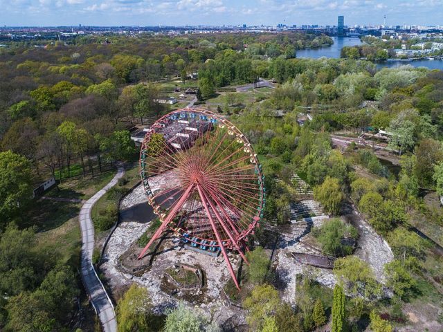 Aerial view with the Ferris wheel. A.Savin