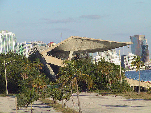 Cantilevered folded plate roof. Author: Lissette Fernandez CC BY-ND 2.0