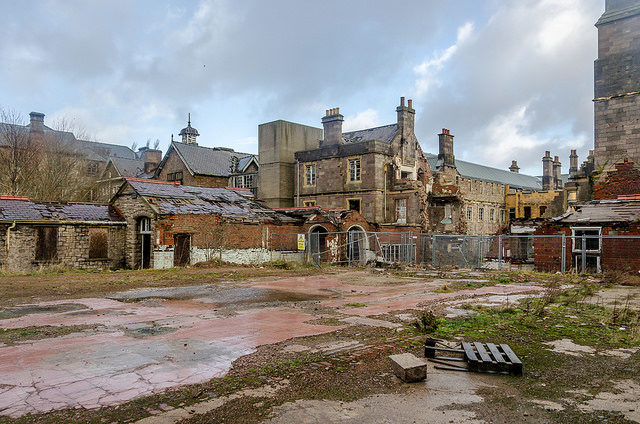 Denbigh Mental Asylum in a desperate state. Author: Robin Hickmott CC BY 2.0