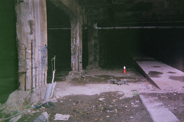 Inside the tunnel. Author: Krimpet