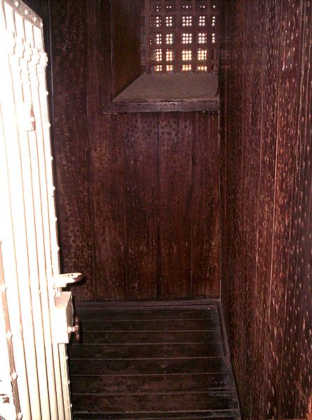 Moondyne Joe’s escape-proof cell. Author: GhostieGuide CC BY-SA 3.0