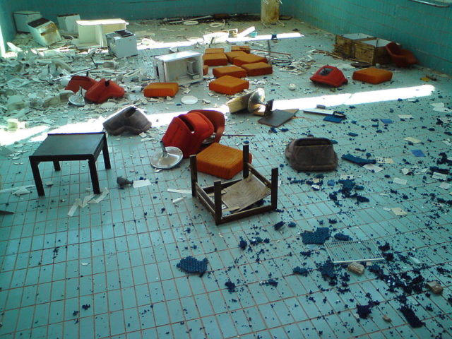 Palace Hotel, Croatia: destroyed interior. Author: Tor Lindstrand CC BY-SA 2.0
