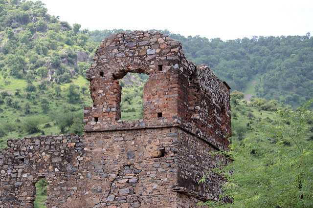 The result of the Mughals raid. Author: Shahnawaz Sid CC BY 2.0