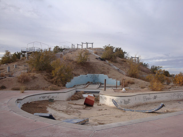The empty pools of Rock-A-Hoola. Author: Jeff Kern CC BY 2.0