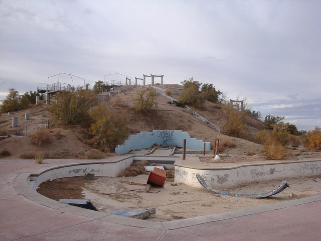 The empty pools of Rock-A-Hoola. Author: Jeff Kern CC BY 2.0