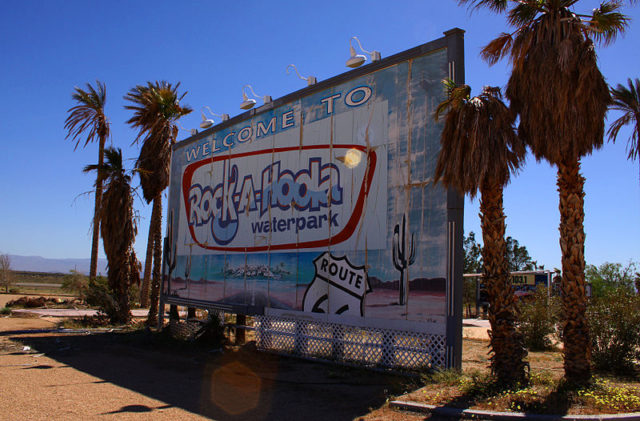 The Rock-A-Hoola sign. Author: Dzealand CC BY-SA 4.0