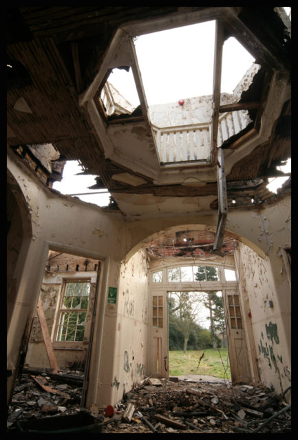 The structures are deteriorating. Author: Becky CC BY 2.0