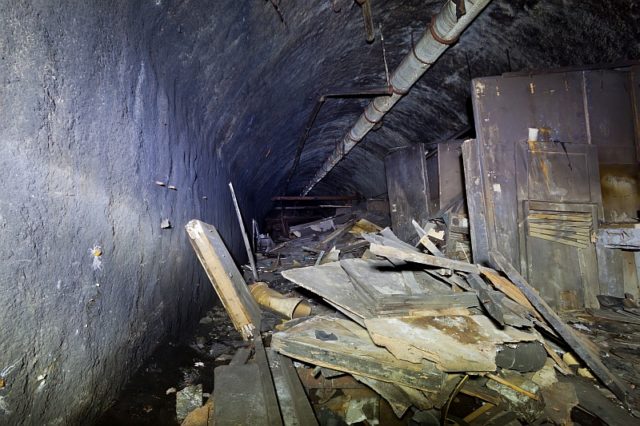Destroyed reconnaissance photo laboratory. Author: Ballota CC BY-SA 4.0