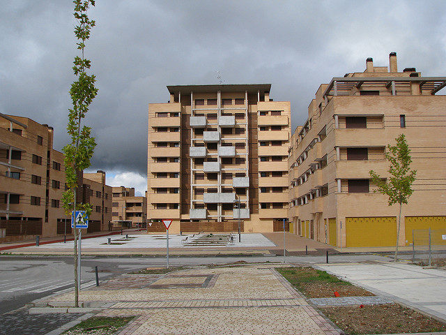 Empty buildings, empty streets – Author: José María Mateos – CC by 2.0