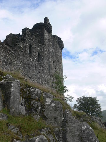The tower-house/ Author: Remi Mathis – CC BY-SA 3.0