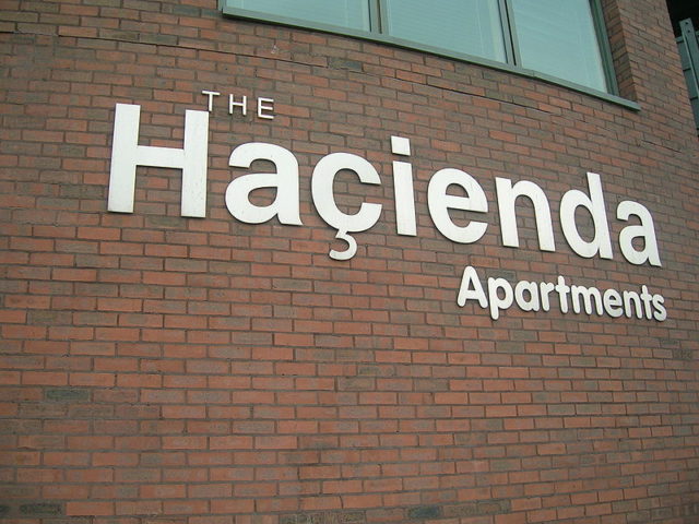 The rebuilt Haçienda flats logo in 2007. Author: Mikey. CC-BY 2.0