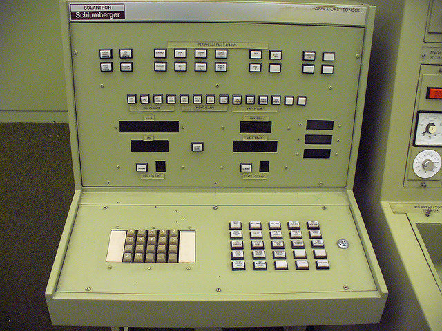 A piece of equipment called Solartron. Author: Graeme Maclean. CC BY 2.0