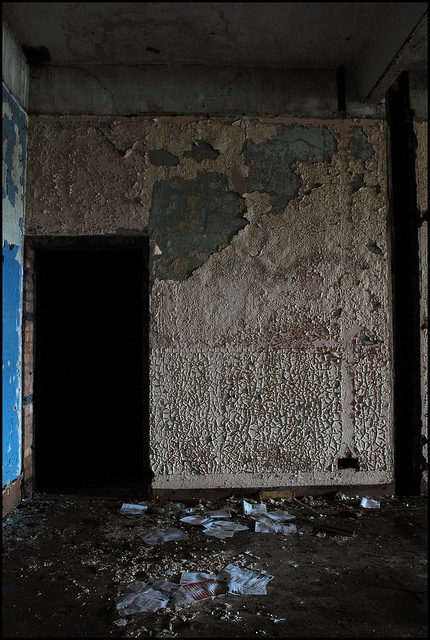 Abandoned interior. Author: LulaTaHula CC BY-ND 2.0