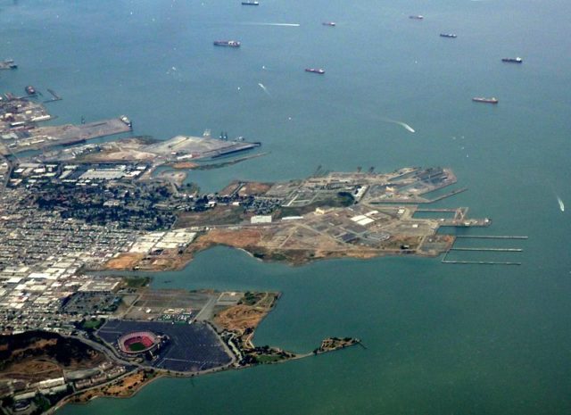 Aerial view in May 2010. Author: Edward Betts CC BY-SA 3.0