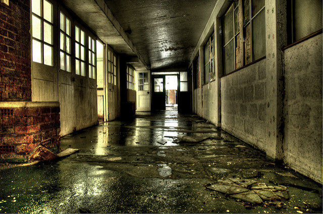 An empty corridor. Author: Jason Rogers CC BY 2.0