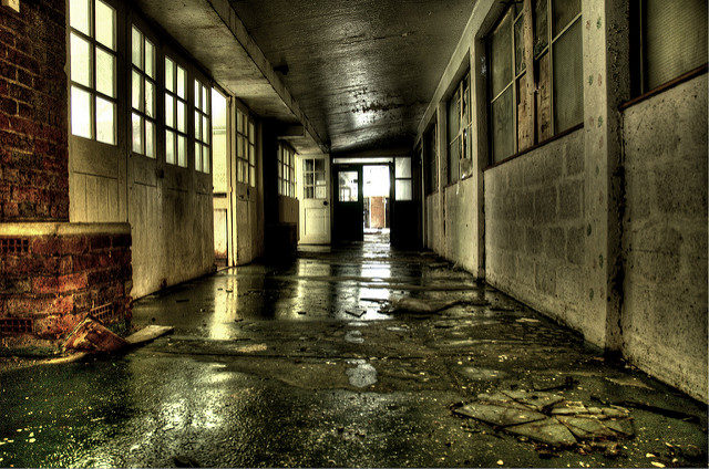 An empty corridor. Author: Jason Rogers CC BY 2.0