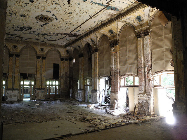 Decaying interior. Author: m.a.r.c. CC BY-SA 2.0