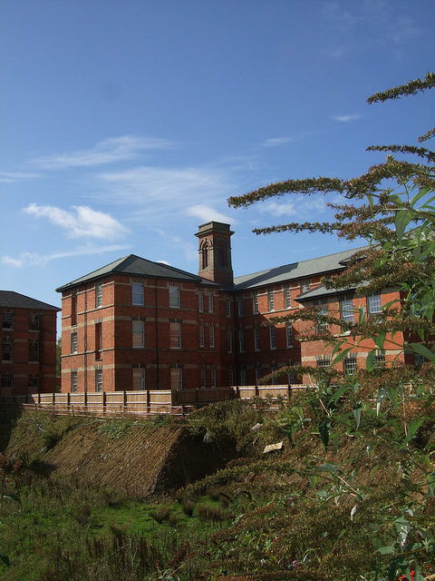 Hospital’s back side view. Author: Jenny Thorpe CC BY-SA 2.0
