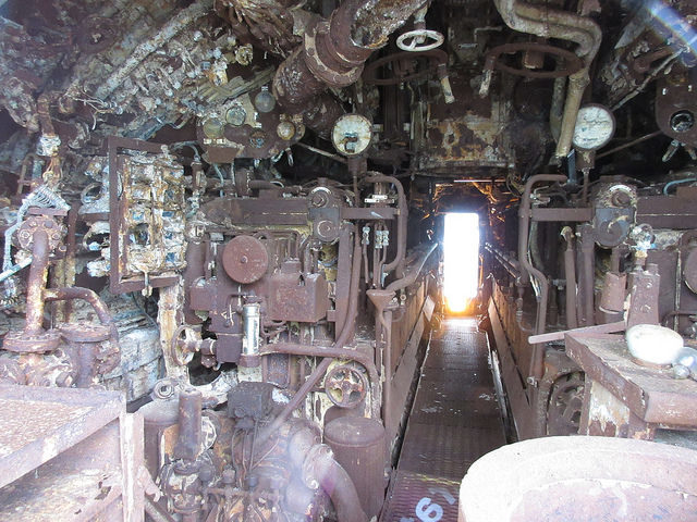 Inside the submarine. Author: NH53 CC BY 2.0