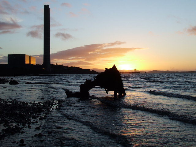 Inverkip Power Station sunset. Author: Thomas Nugent. CC BY-SA 2.0