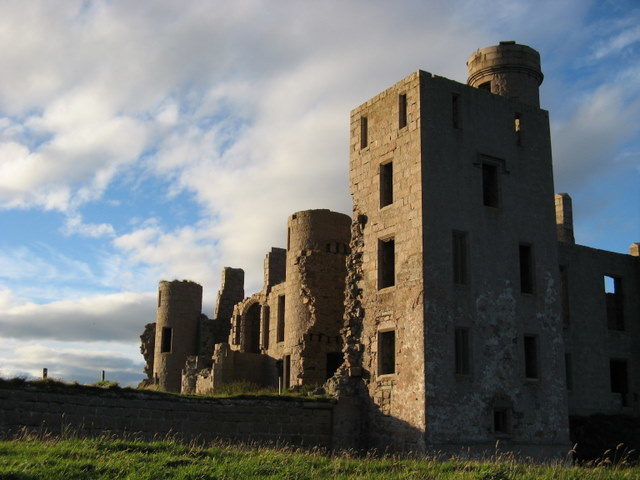 It is believed that New Slains Castle was the inspiration for Bram Stalker’s Dracula. Author: Ulrich Hartmann. CC BY-SA 2.0