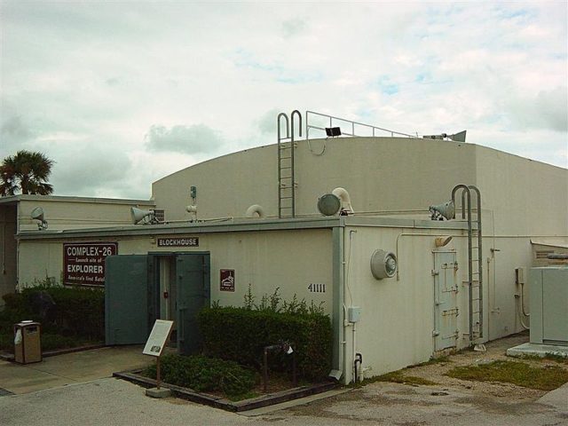 Blockhouse at Cape Canaveral Air Force Station Launch Complex 26. Home of the Air Force Space & Missile Museum. October 2004 – Author: FI295 – CC BY-SA 3.0