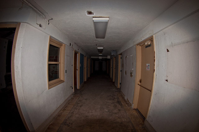 Long dark corridor. Author: Stuart McAlpine CC BY 2.0