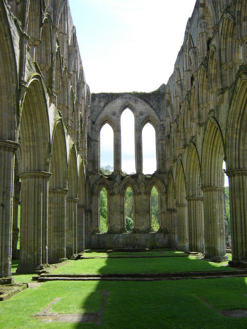 The ruins of Rievaulx Abbey. Author: martin dawes – CC BY-SA 2.0