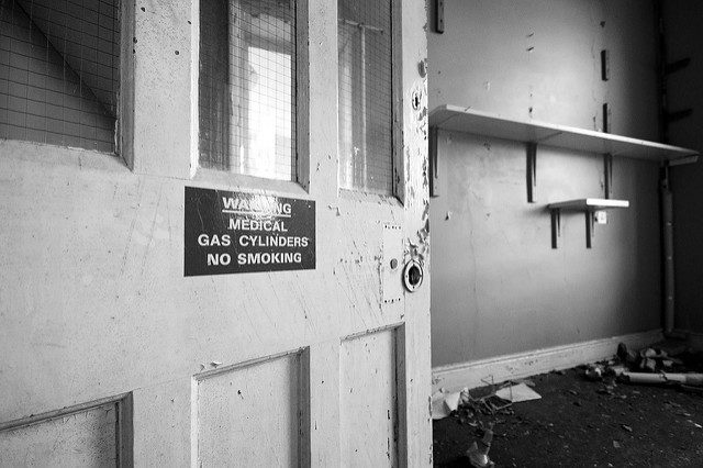 Medical gas cylinders. Author: peter castleton. CC BY 2.0