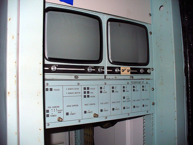 Old cathode screens. Author: Graeme Maclean. CC BY 2.0