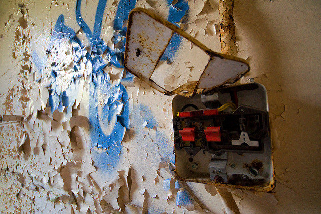 Out of electricity. Author: peter castleton. CC BY 2.0