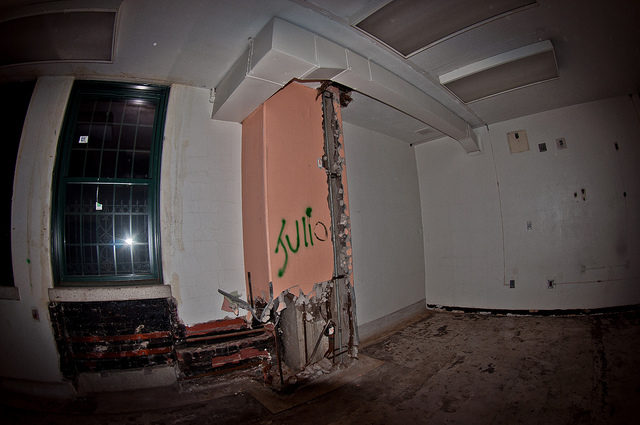 Salvaged interior. Author: Stuart McAlpine CC BY 2.0