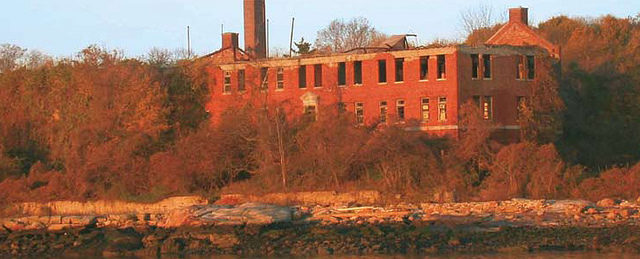 Some of the abandoned buildings. Author: Pequotio CC BY-SA 2.0
