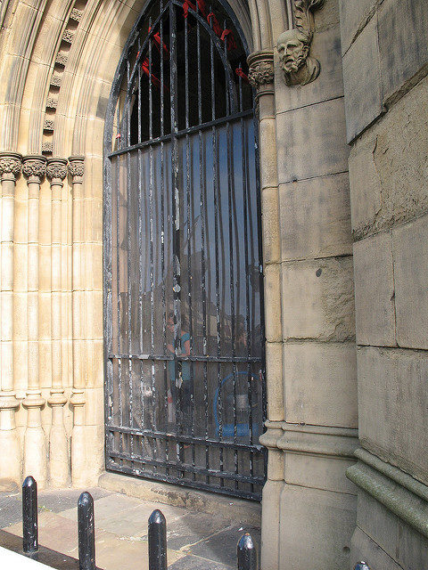 St. Luke’s Church gates. Author: Scott CC BY-SA 2.0