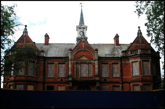 The administration building. Author: LulaTaHula CC BY-ND 2.0