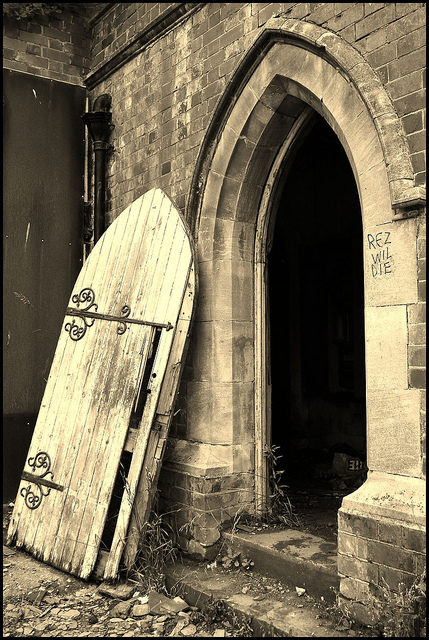 The entrance to the chapel. Author: LulaTaHula CC BY-ND 2.0