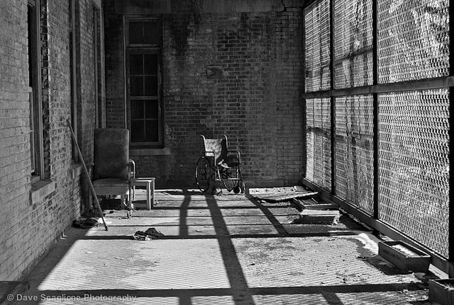 The lonely wheelchair. Author: David Scaglione CC BY 2.0